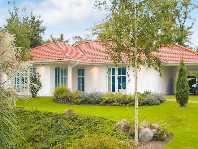 Bungalow Mandö van Danhaus Deutschland met schilddak — prefab woning van 100 m²
